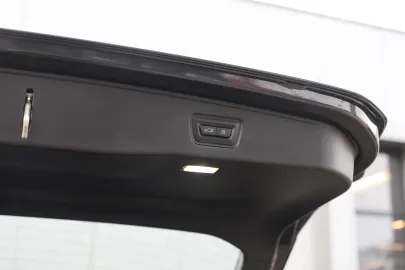 Car image 35