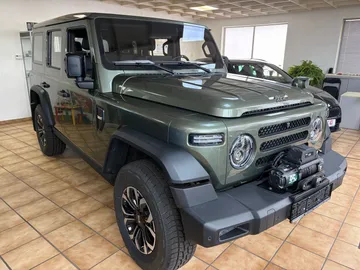 Car image 4