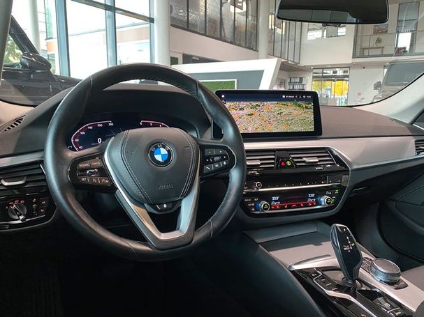 BMW 520d Touring xDrive 140 kW image number 6