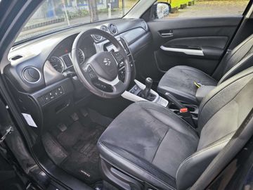 Car image 15