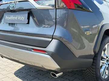 Car image 30