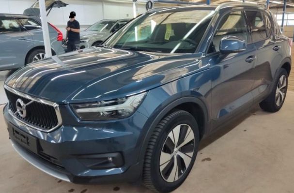 Volvo XC40 Momentum 120 kW image number 1