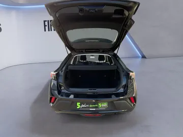 Car image 17