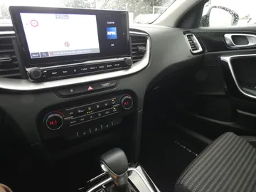 Car image 40