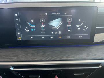Car image 29
