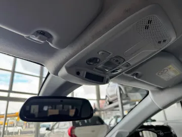 Car image 39