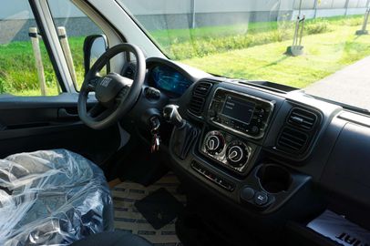 Car image 31