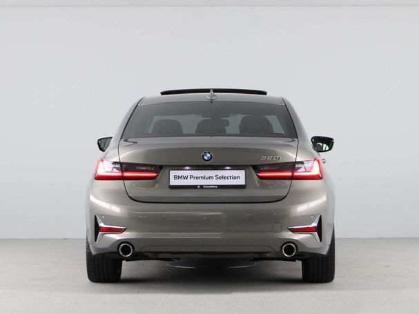 BMW 320i 135 kW image number 10