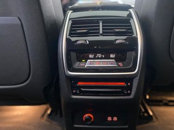 Car image 37