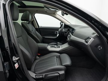 Car image 37