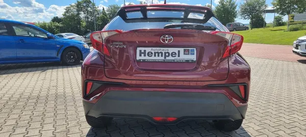 Car image 4