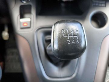 Car image 29