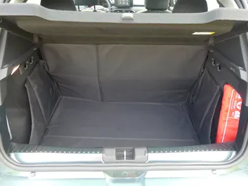 Car image 33