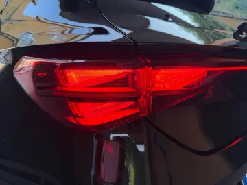 Car image 28