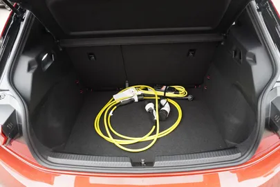 Car image 32