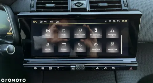 Car image 40