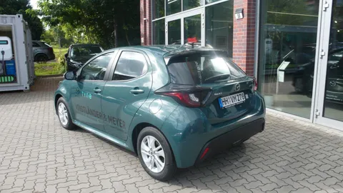 Car image 4