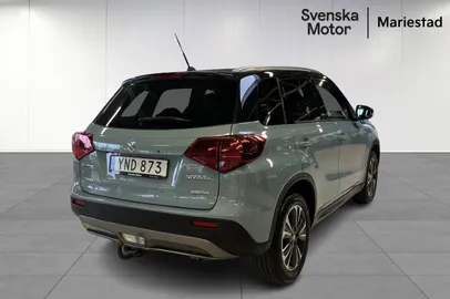 Car image 3