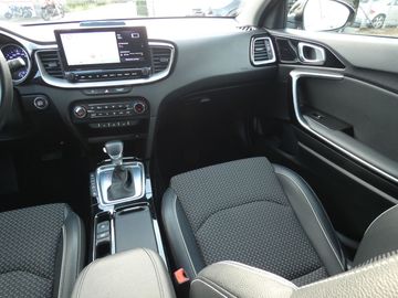 Car image 30