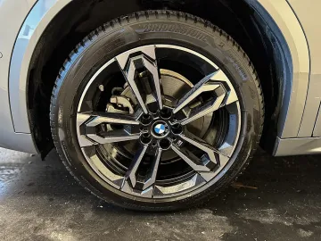 Car image 33