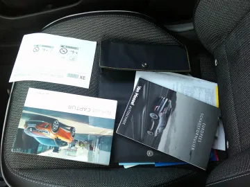 Car image 26