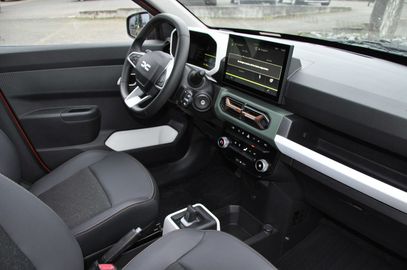 Car image 11