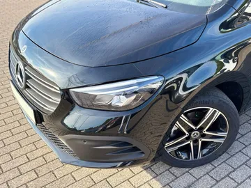 Car image 33