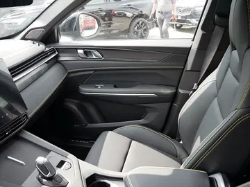 Car image 27