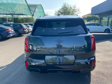 Car image 36