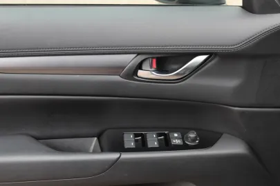 Car image 28