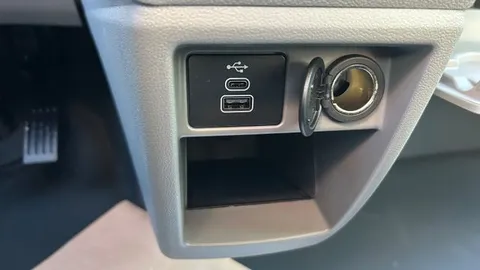 Car image 25