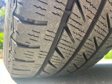 Car image 30