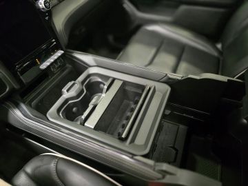 Car image 38