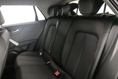 Car image 37