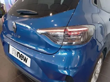 Car image 25