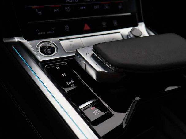 Audi Q8 50 quattro e-tron 95 kWh 250 kW image number 24