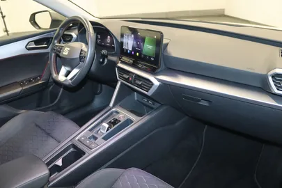 Car image 19