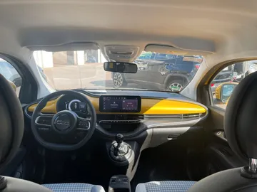 Car image 22