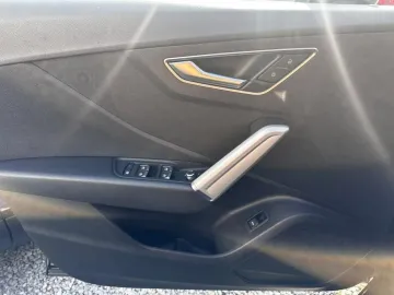 Car image 33