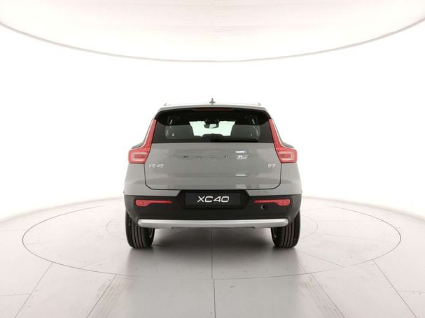 Volvo XC40 B3 Core 120 kW image number 4