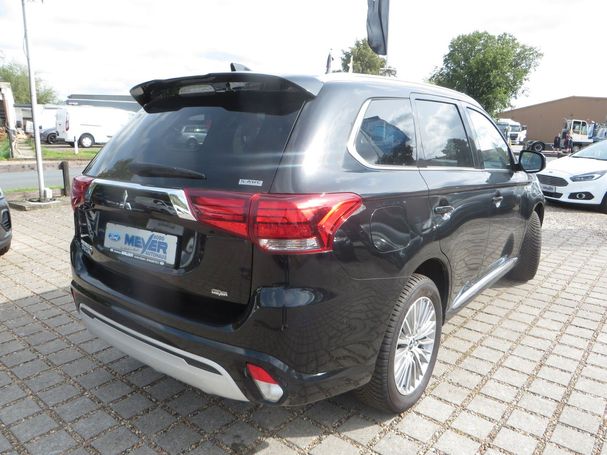 Mitsubishi Outlander Basis Spirit 4WD 165 kW image number 3