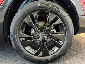 Car image 40
