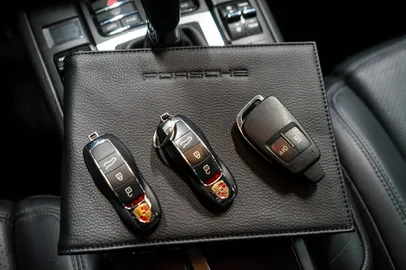 Car image 27