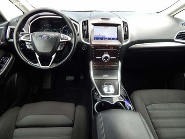 Car image 11