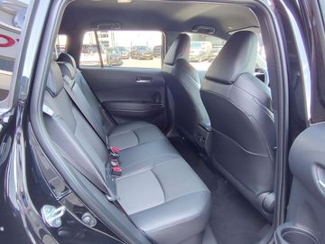 Car image 30