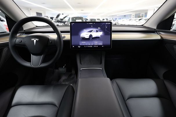 Tesla Model Y Long Range AWD 378 kW image number 10