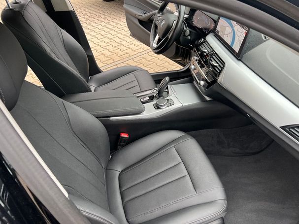 BMW 520d Touring 140 kW image number 23