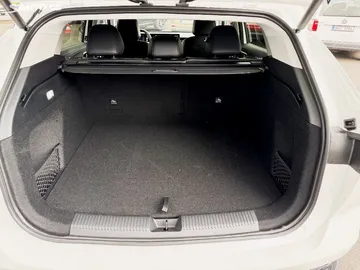 Car image 33