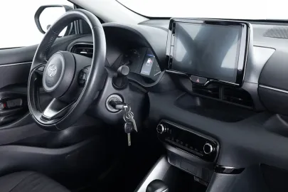 Car image 4