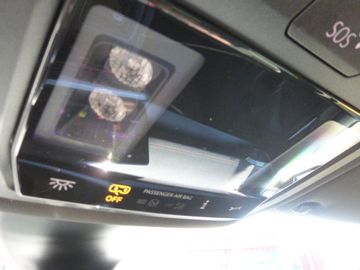 Car image 30